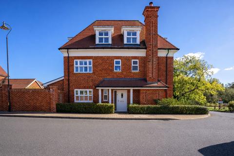 4 bedroom semi-detached house for sale, The Boulevard, Horsham, RH12