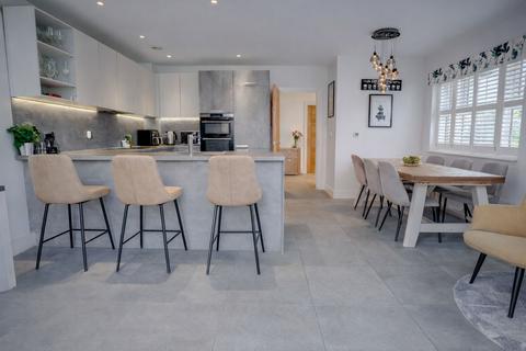 4 bedroom semi-detached house for sale, The Boulevard, Horsham, RH12