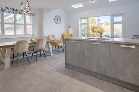 4 bedroom semi-detached house for sale, The Boulevard, Horsham, RH12