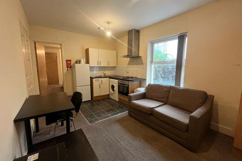 17 Woodland Terrace, Plymouth PL4
