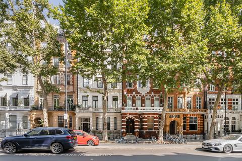 2 bedroom flat for sale, Queen's Gate, South Kensington, London, SW7