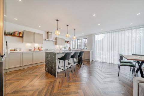4 bedroom semi-detached house for sale, Hilldown Road, Hayes, Bromley, BR2
