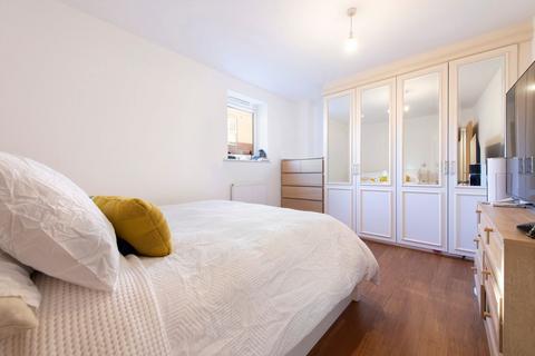 1 bedroom flat to rent, Goswell Road, London EC1V