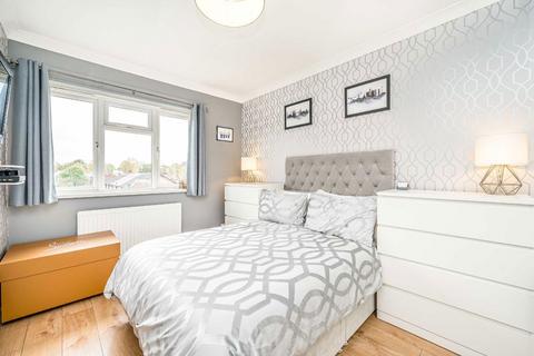 undefined, Butts Crescent, Feltham TW13