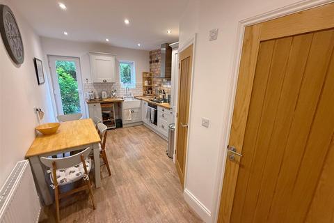 32a Shottery Road, Stratford-upon-avon, CV37 9QB
