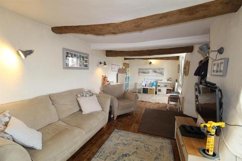 3 bedroom semi-detached house to rent, Hillhead, Colyton
