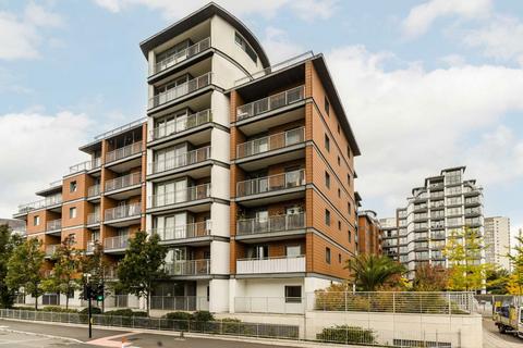 Holland Gardens, Brentford TW8
