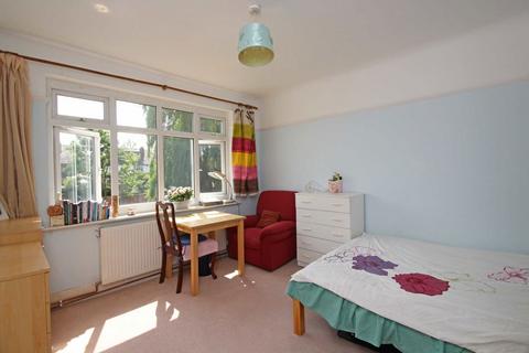 32a Greystoke Park Terrace, London, W5 1JL