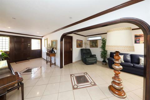 undefined, Park Avenue, North Ruislip