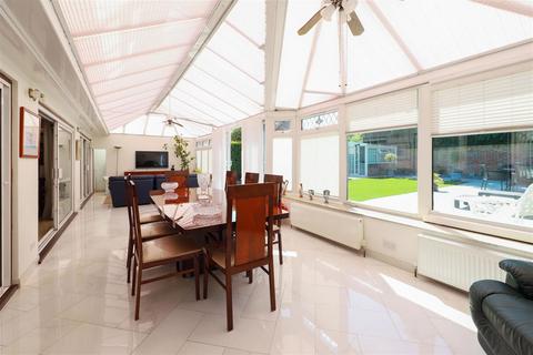 undefined, Park Avenue, North Ruislip