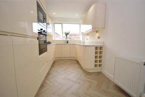 3 bedroom apartment to rent, Lulworth Road, Southport, Merseyside, PR8