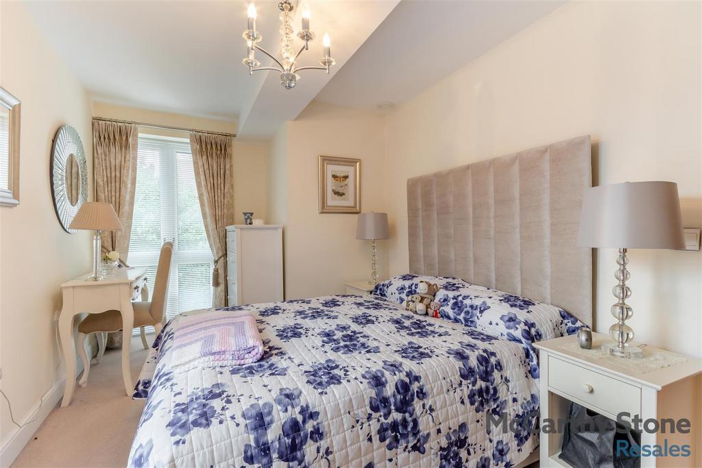 8666611-interior14.jpg