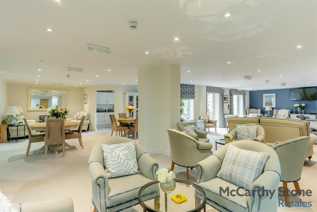 8666611-interior01.jpg