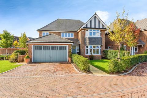 4 bedroom detached house for sale, Pilot Close, Alton GU34