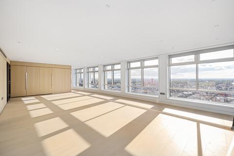 3 bedroom apartment to rent, New Oxford Street, London, WC1A