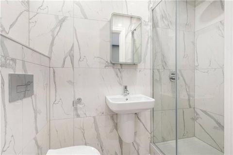 1 bedroom in a house share to rent, Fulham Road, South Kensington, London, SW3