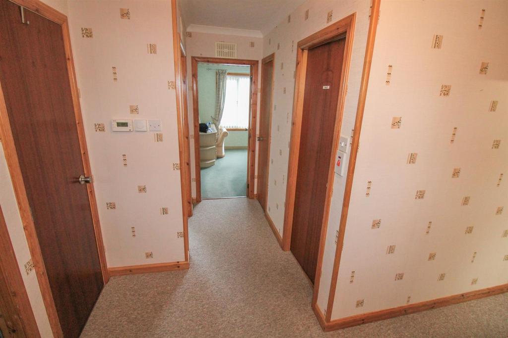 ENTRANCE HALL-2.jpg