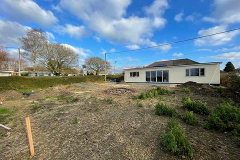 4 bedroom bungalow for sale, Botany, Highworth, Swindon, SN6