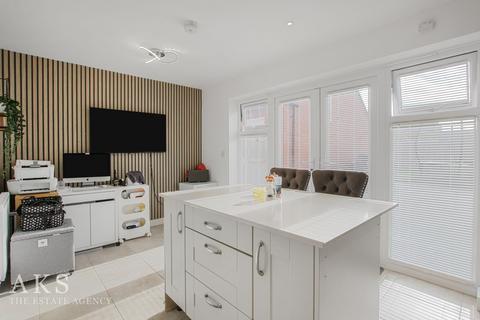 3 bedroom semi-detached house for sale, Sherholt Road, Burton-On-Trent DE13