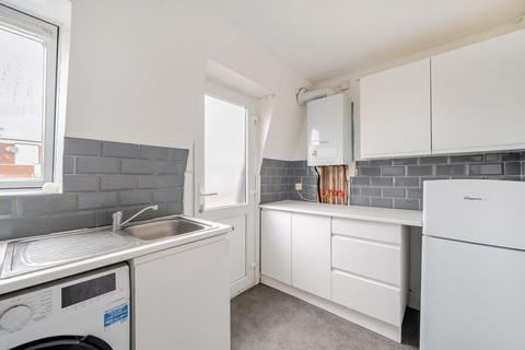 2 bedroom flat for sale, Orchard Court, Stonegrove, Edgware, Greater London. HA8 7SX