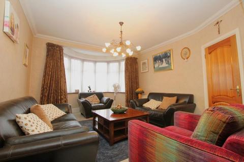 5 bedroom semi-detached house to rent, Woodgrange Avenue, Kenton