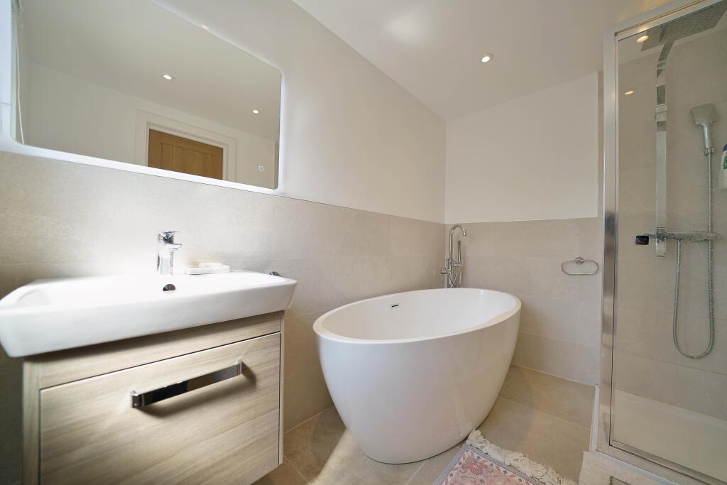 Shower Room.jpeg
