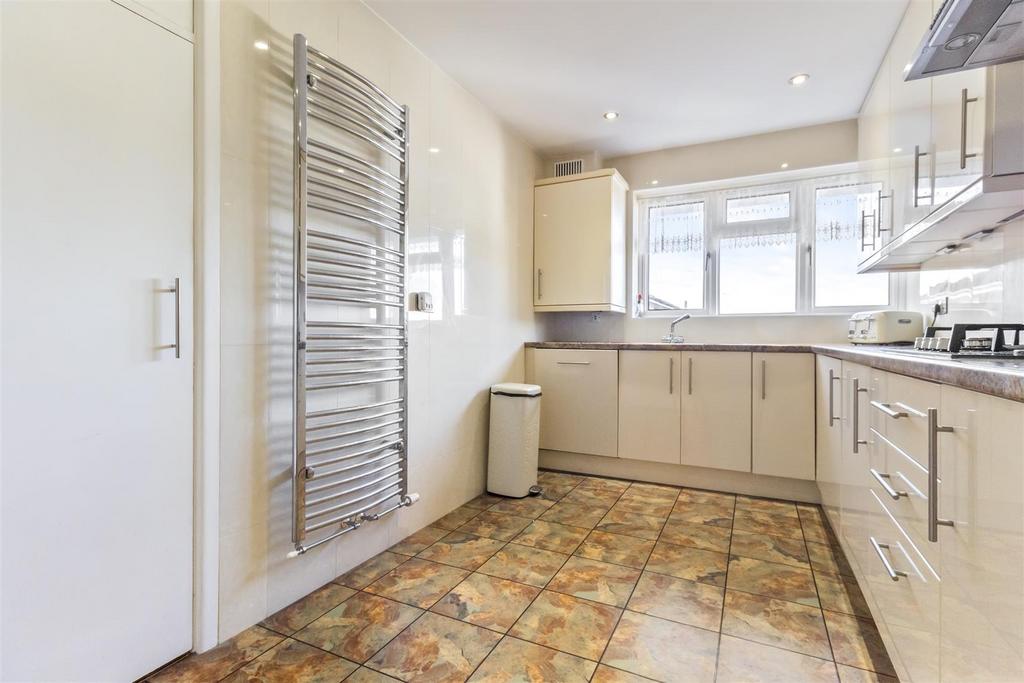7 St Hellier Court-013.JPG