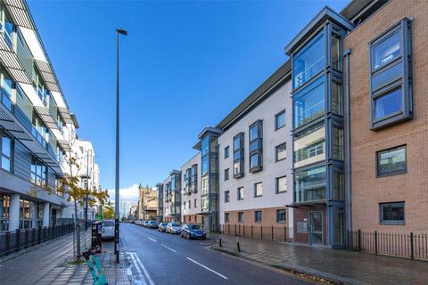 2 bedroom apartment to rent, Deanery Road, Bristol BS1