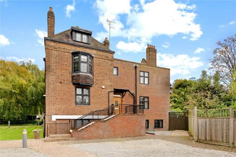 5 bedroom end of terrace house to rent, Willow House, Wellgarth Road, London, NW11