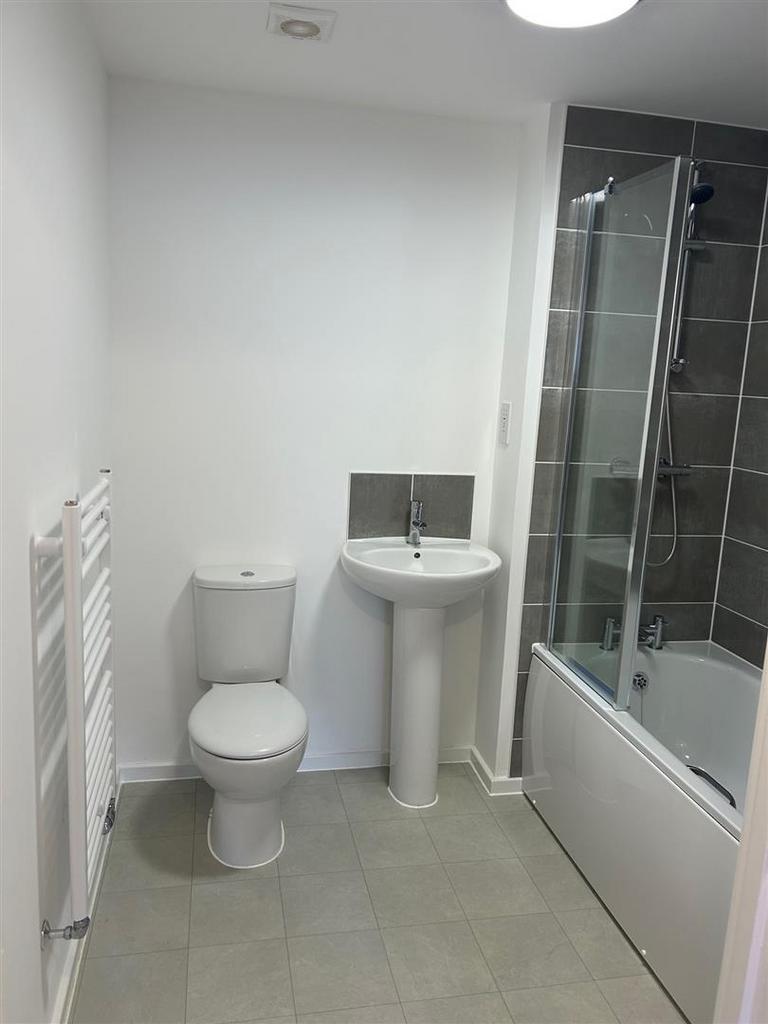 Bathroom 1.jpg