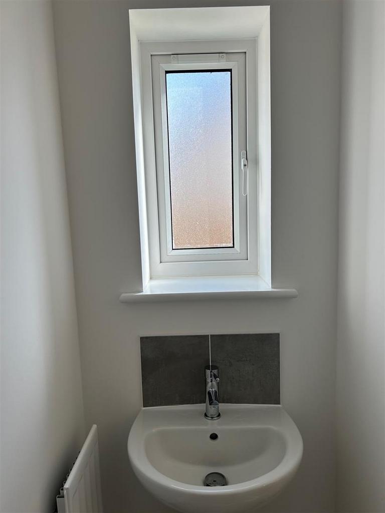 Downstairs WC.jpg