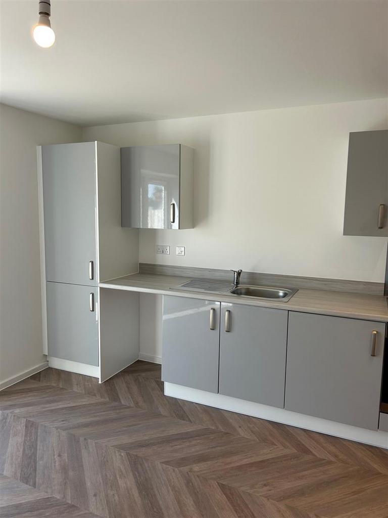 Kitchen 2.jpg