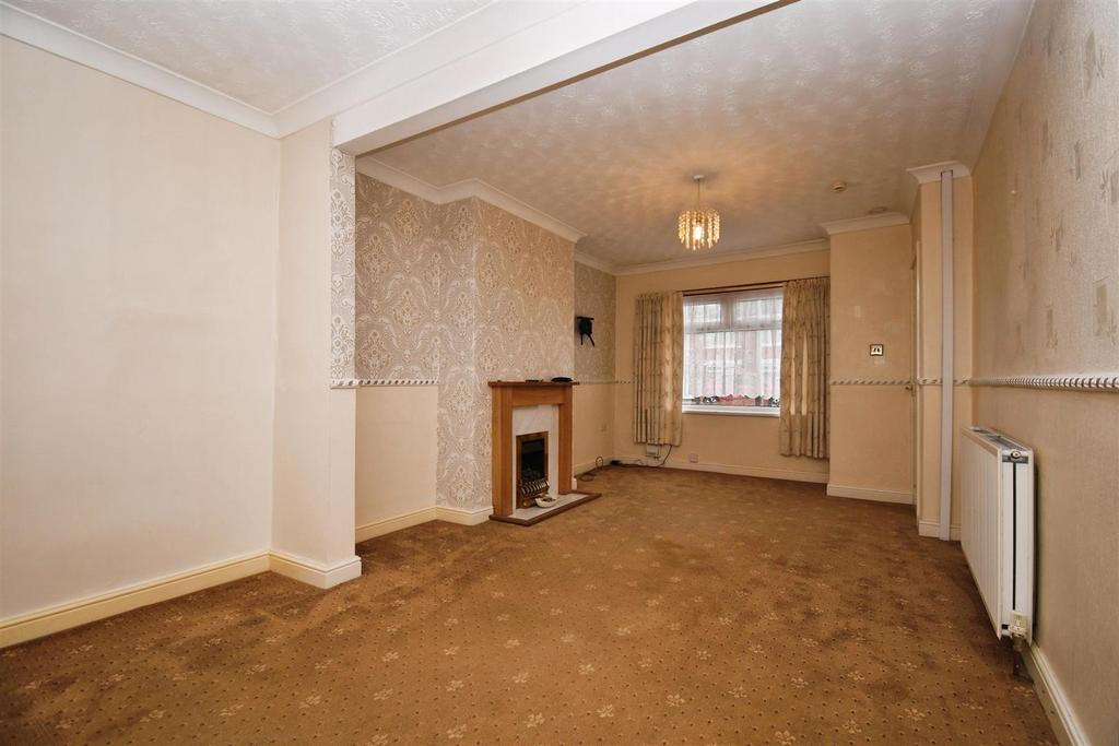 Open plan lounge / dining room