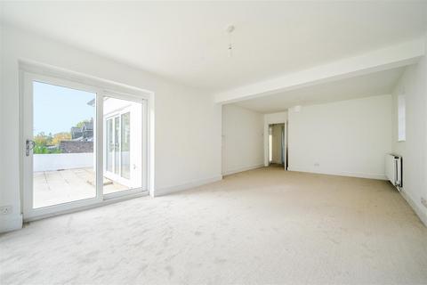 undefined, Aldershot Road, Fleet GU52
