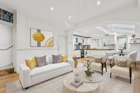 3 bedroom flat for sale, Westcroft Square, London, W6