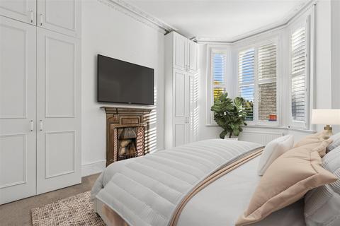 3 bedroom flat for sale, Westcroft Square, London, W6