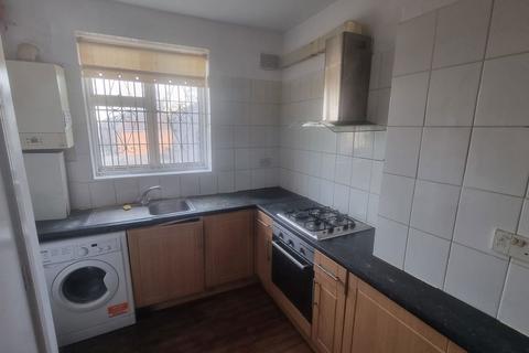 2 bedroom flat to rent, Uxbridge Road, Hayes