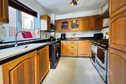 3 bedroom link detached house for sale, Hormer Close, Owlsmoor, Sandhurst