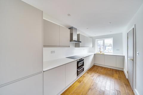 4 bedroom semi-detached house for sale, Elm Close, North Harrow, HA2