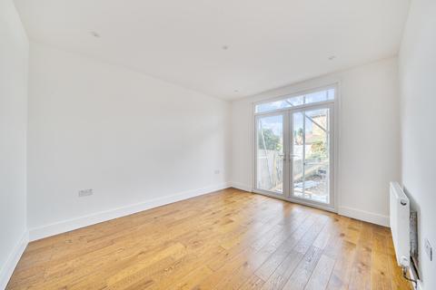 4 bedroom semi-detached house for sale, Elm Close, North Harrow, HA2