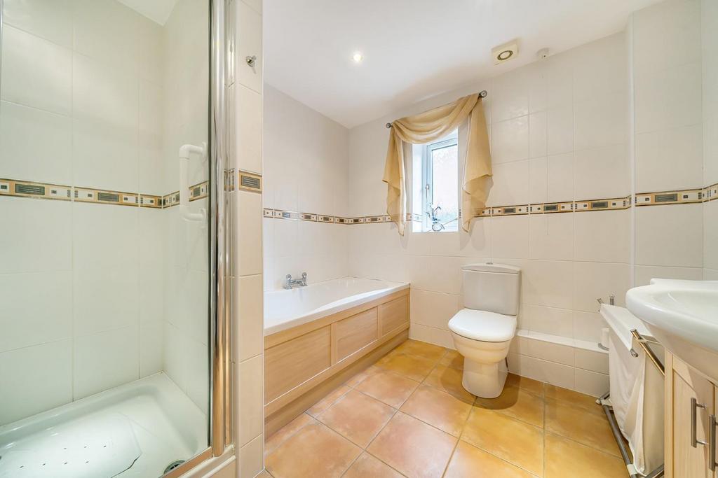 Bathroom.jpg