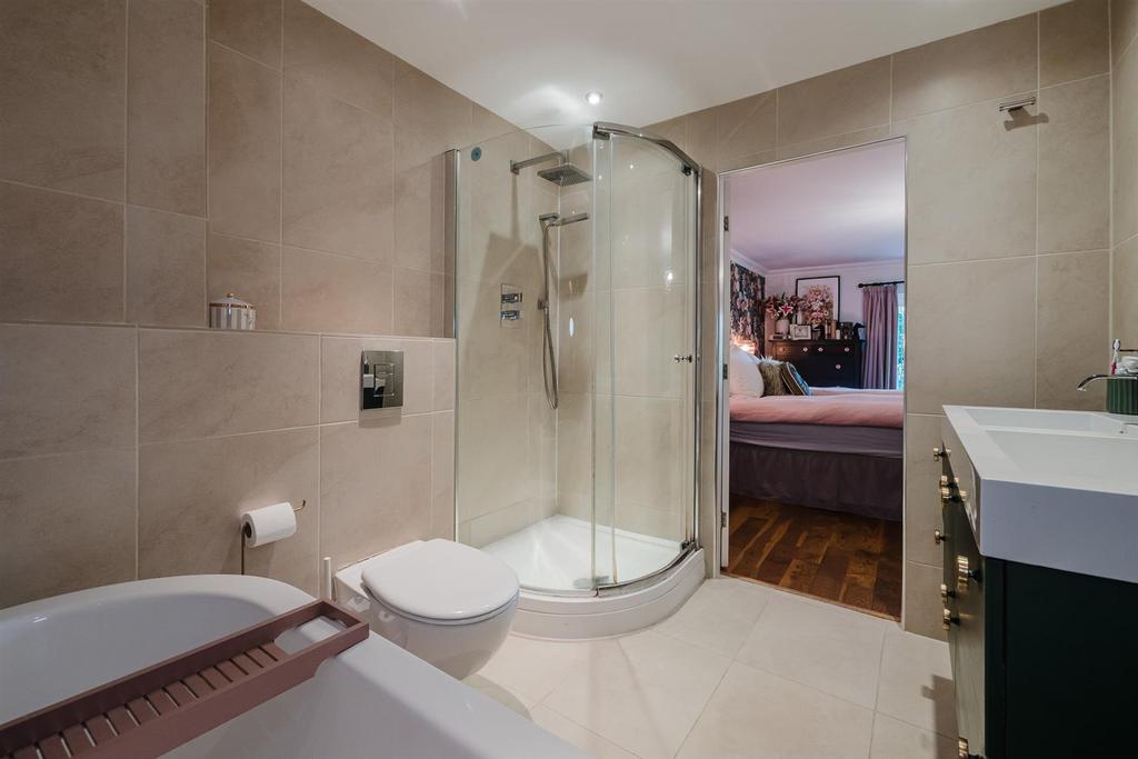 Bedroom 1 En Suite
