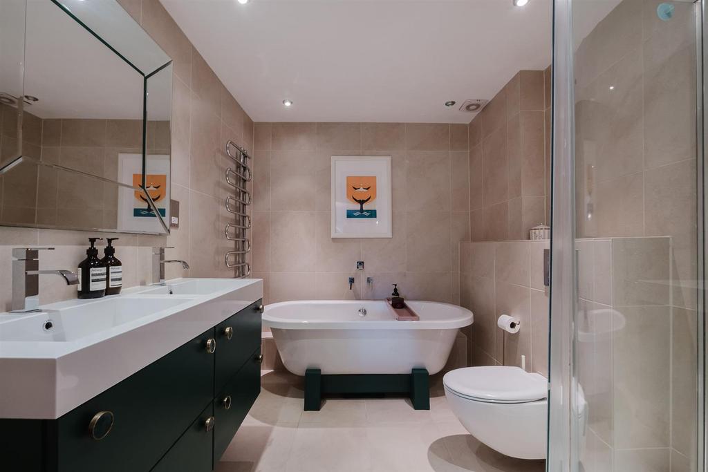 Bedroom 1 En Suite