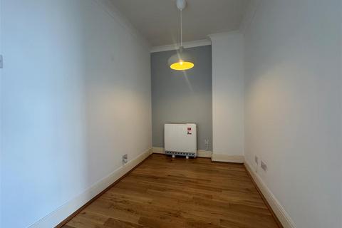 1 bedroom flat to rent, Brigstocke Terrace, Ryde, Isle Of Wight, PO33 2PD