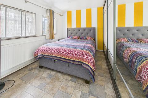 18 Randall Close, Slough, SL3 8RJ