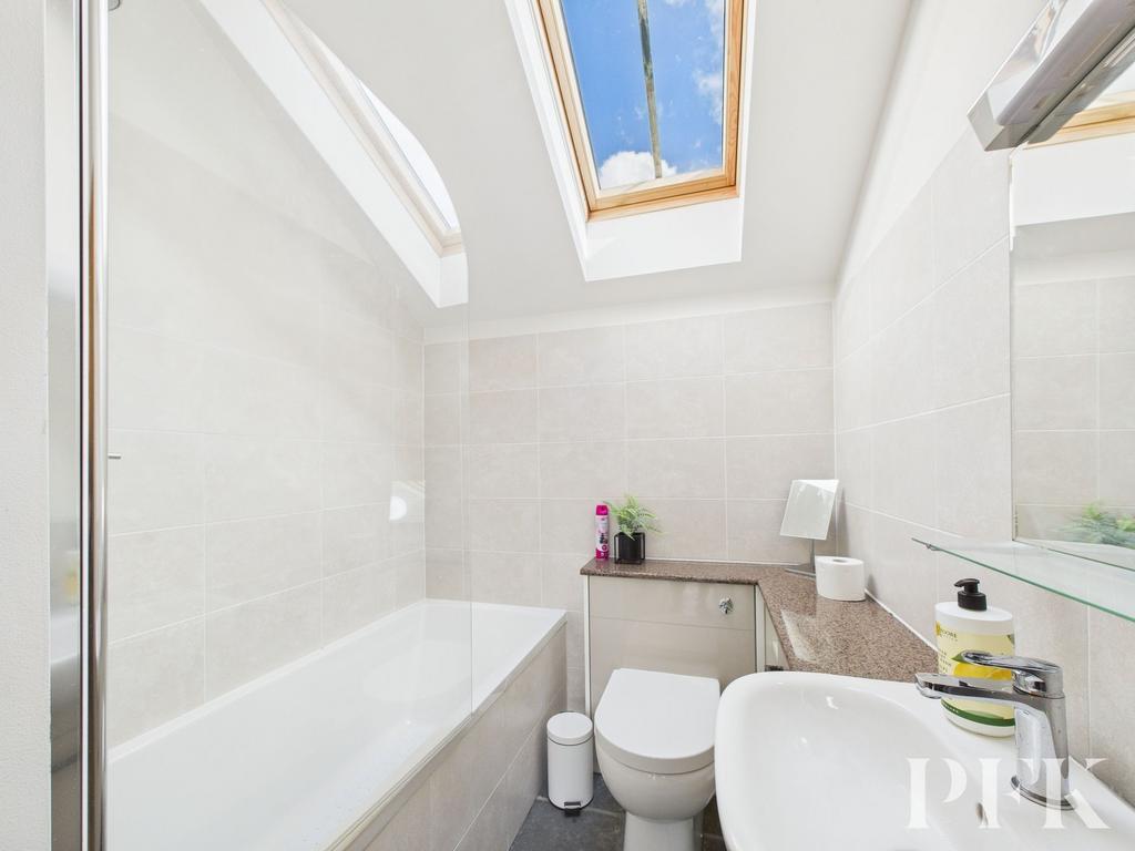 Low Fold Annexe- Bathroom