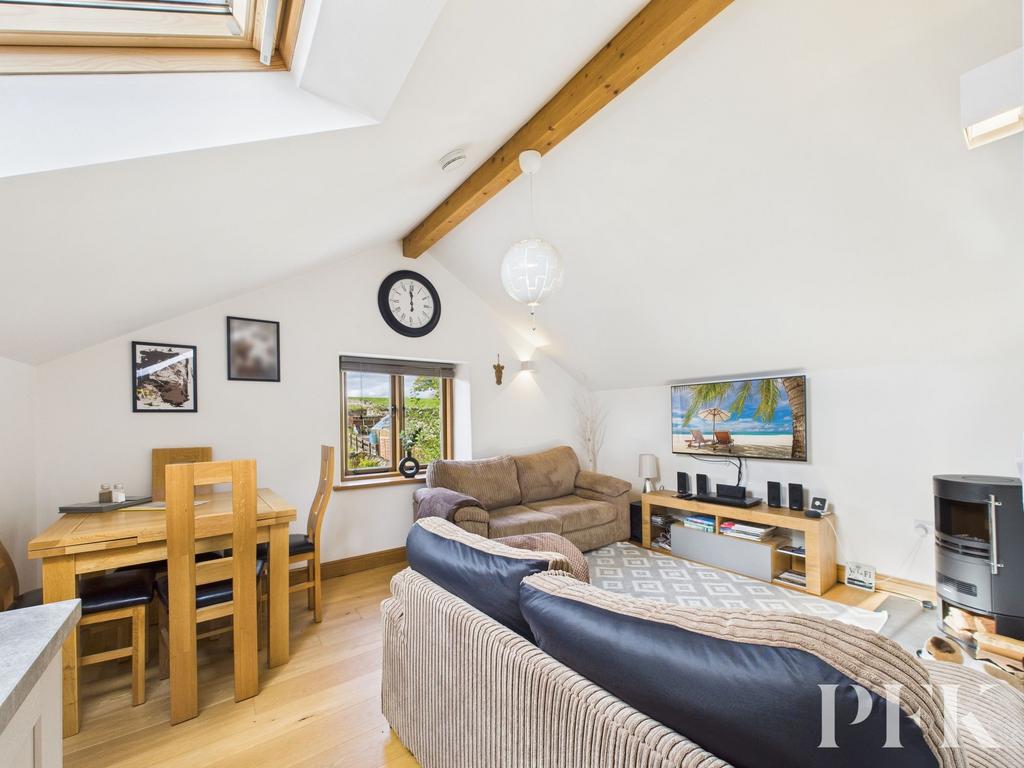 Low Fold Annexe- Dining / Living Area