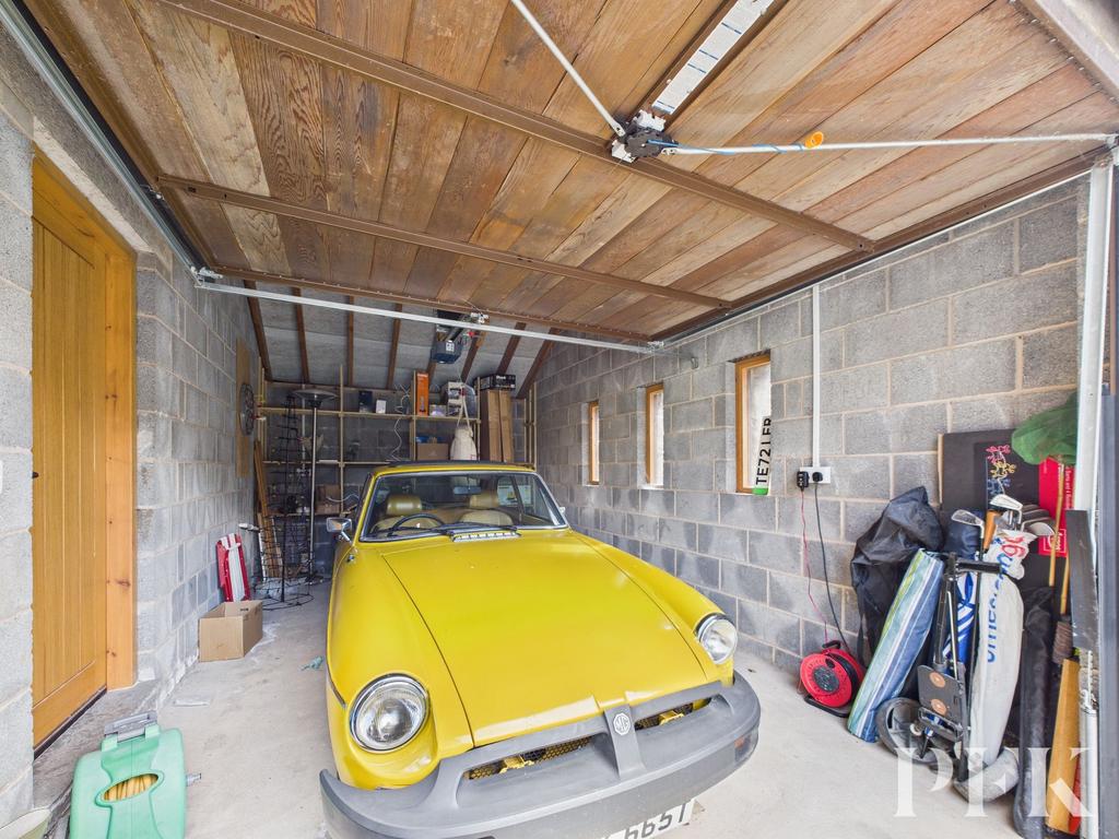 Low Fold - Garage