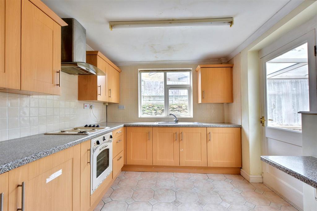 Kitchen 2.jpeg