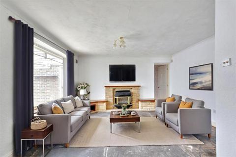 3 bedroom bungalow for sale, Quantock Close, Arnold, Nottingham